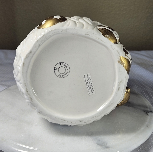 World Bazaar Inc Santa Claus Milk Pitcher - Picture 6 of 11